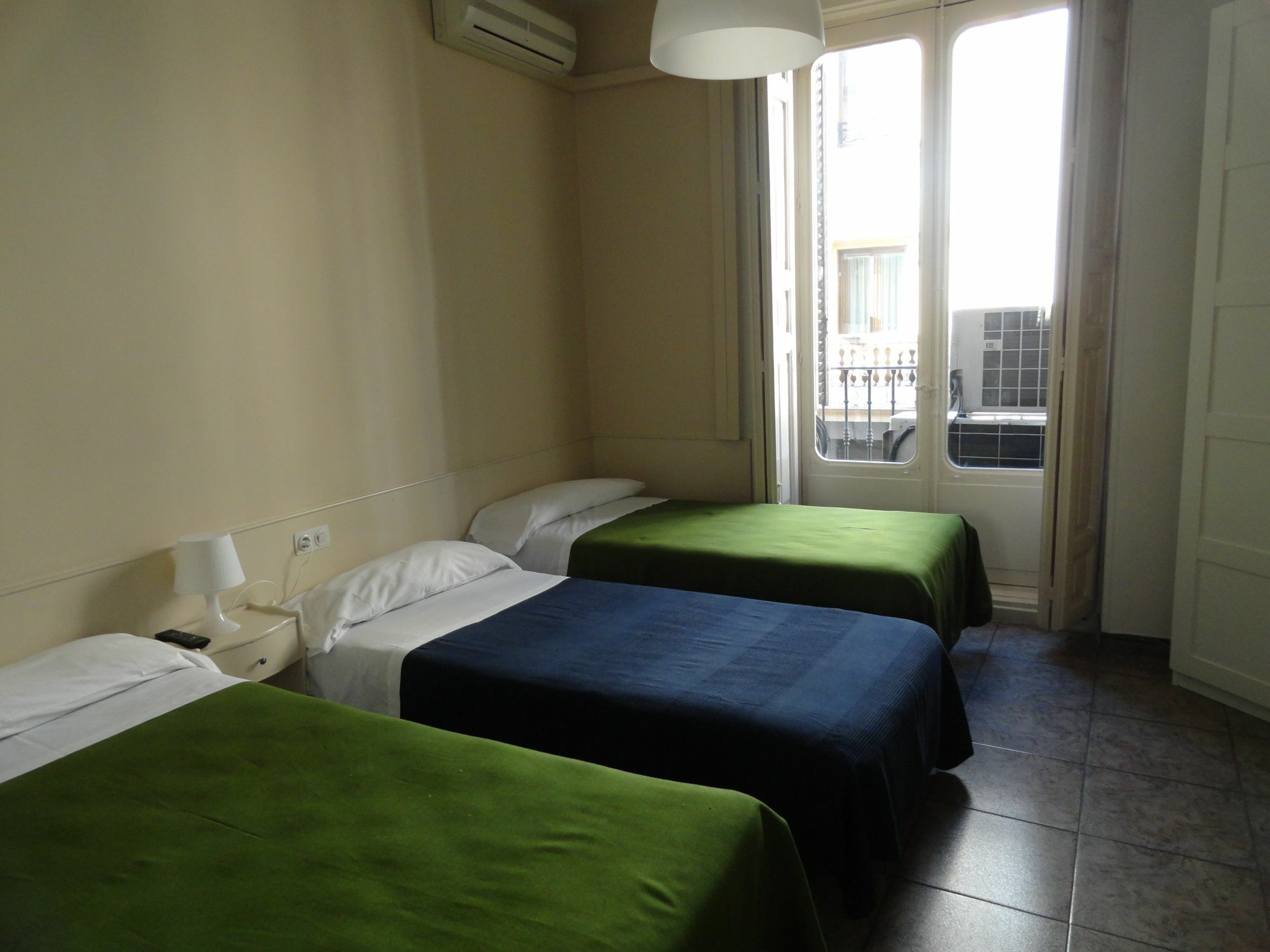 Hostal Alistana Madrid Ngoại thất bức ảnh