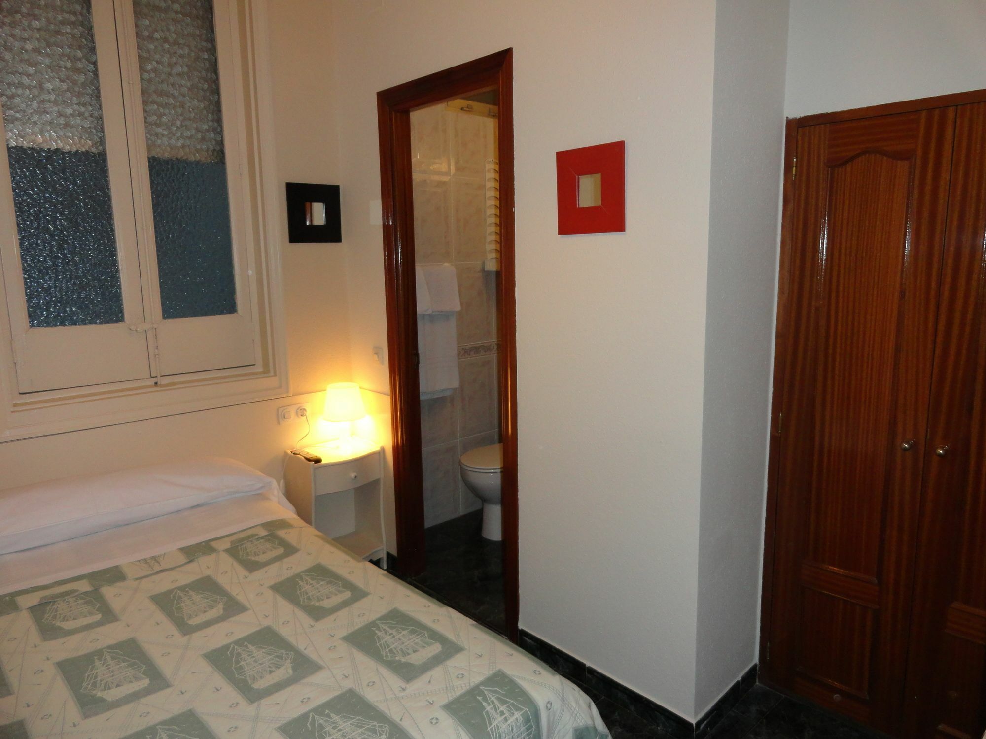 Hostal Alistana Madrid Ngoại thất bức ảnh